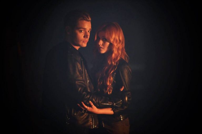 Dominic Sherwood E Katherine Mcnamara Sono Stati Insieme