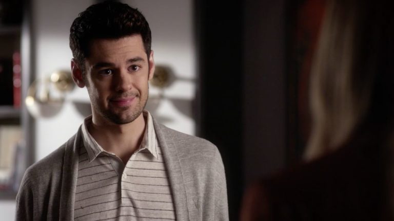 Chi è Charles In Pretty Little Liars