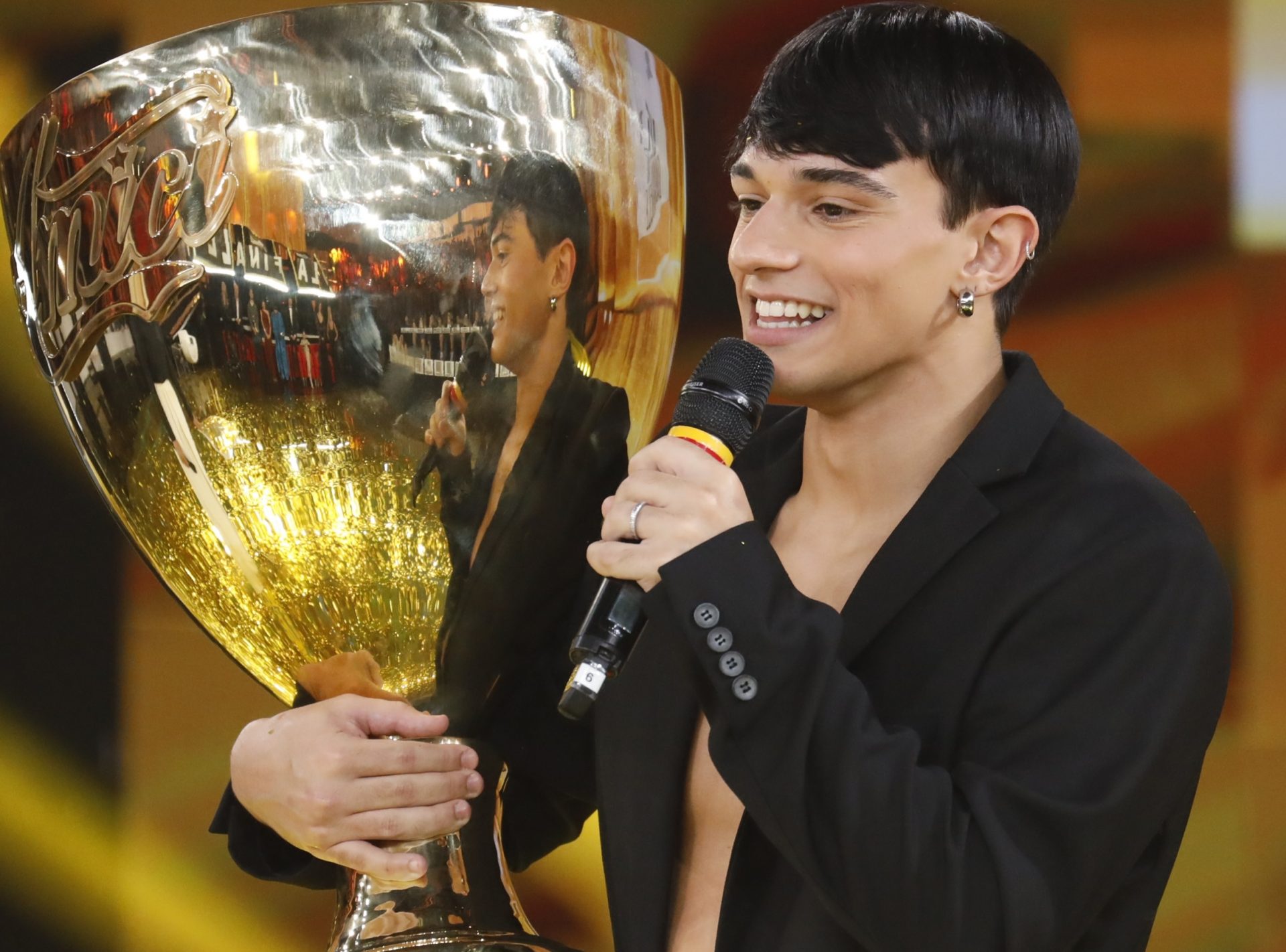 Daniele vince Amici 24